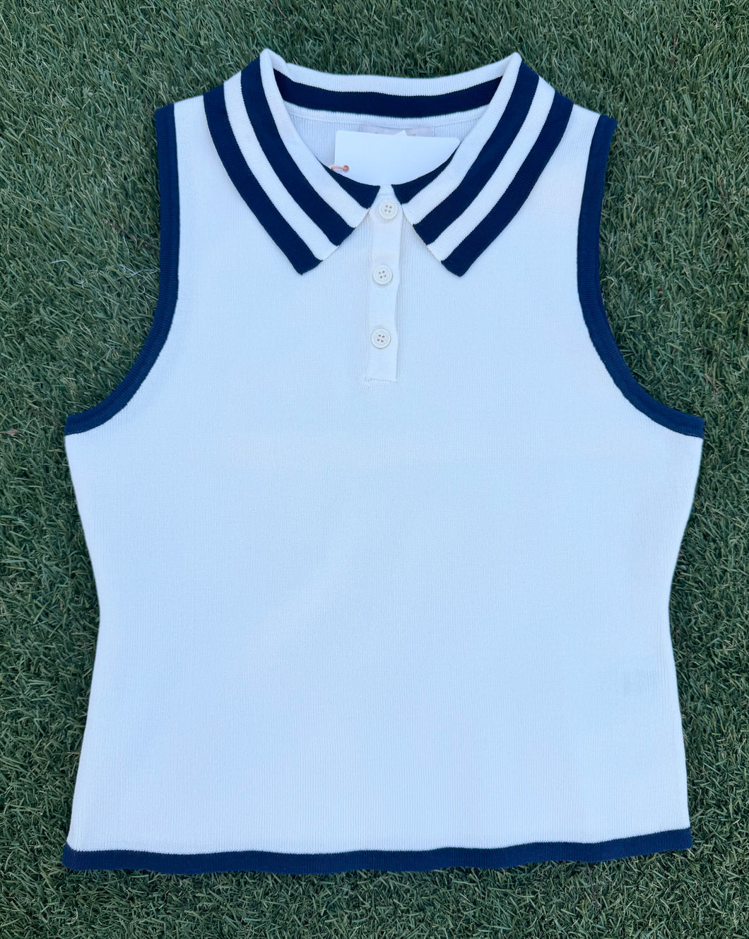 Women’s White Knit Sleeveless Top