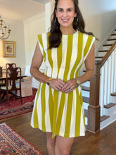 Round Neck Waist Pleated Mini Dress-Chartreuse & Cream